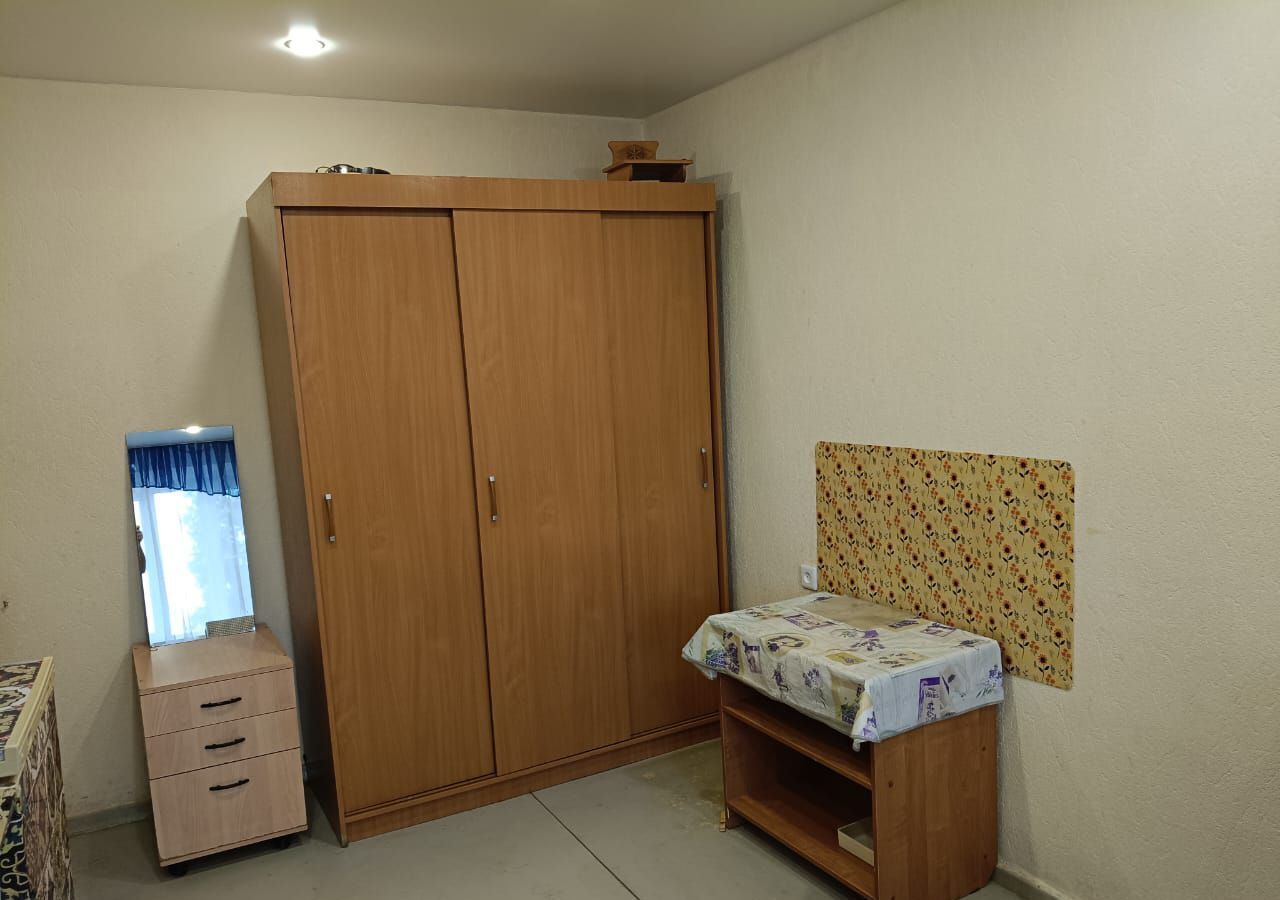 комната г Волгоград р-н Тракторозаводский ул им. Дегтярева 1 фото 2