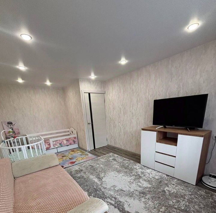 квартира г Тольятти р-н Автозаводский ш Южное 49 фото 1