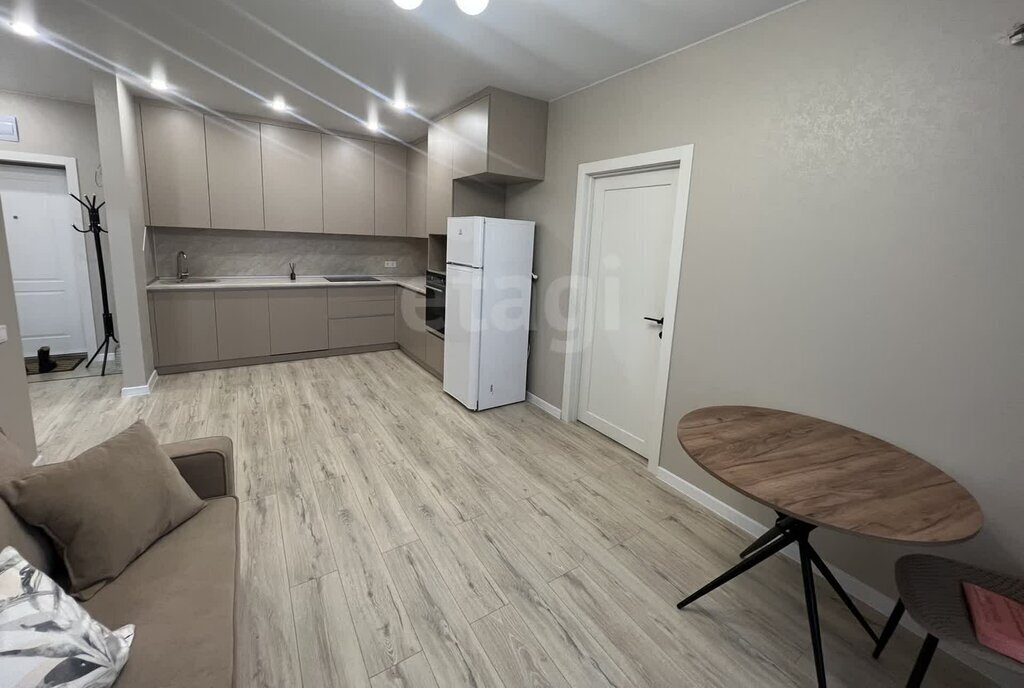 квартира г Тюмень ул Фармана Салманова 3 фото 4