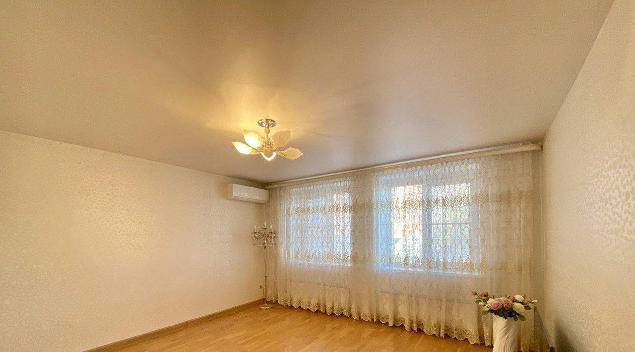квартира г Волгоград р-н Дзержинский ул Ангарская 69/3 фото 1