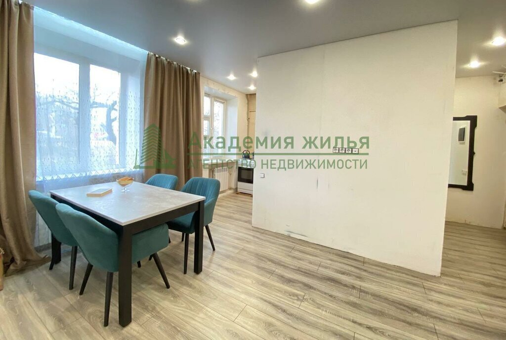 квартира г Саратов ул Танкистов 205 фото 4