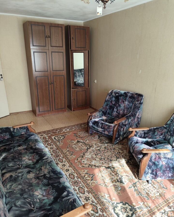 комната г Тольятти р-н Автозаводский 4-й квартал б-р Курчатова 1 фото 1