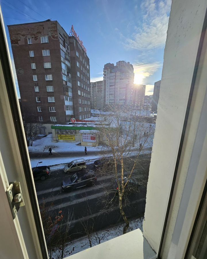 комната г Мурманск р-н Октябрьский пр-кт Кирова 54 фото 1