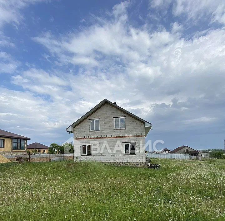дом р-н Яковлевский г Строитель ул Алтынникова 38 фото 2