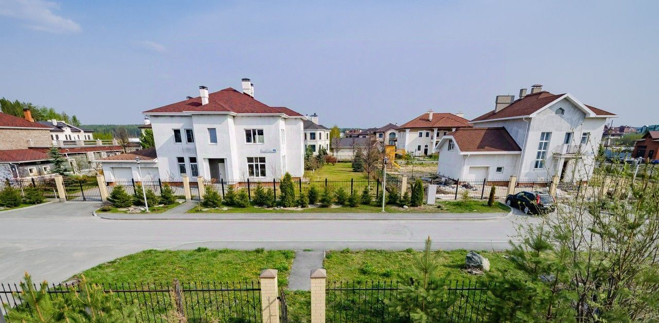 дом г Екатеринбург ул Большие караси 102 ЖК «Карасьеозёрский-2» Площадь 1905 года фото 2