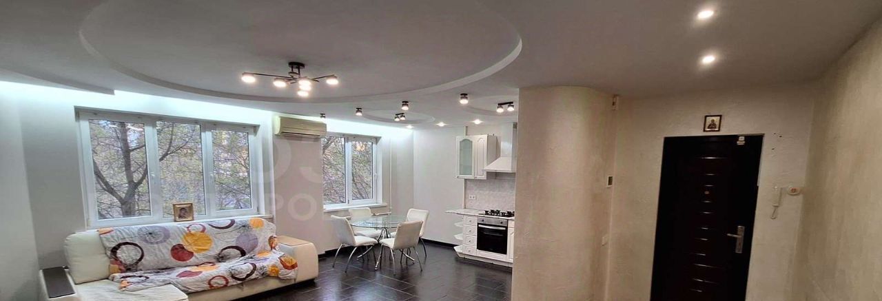 квартира г Волгоград р-н Дзержинский ул Космонавтов 17 фото 1