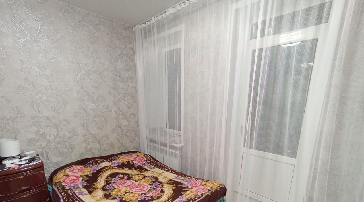 квартира г Набережные Челны р-н Автозаводский пр-кт Яшьлек 8г фото 1