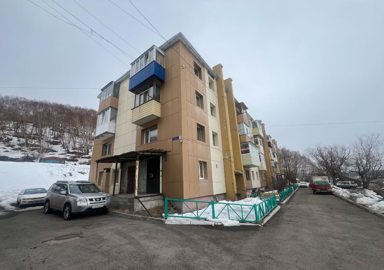 квартира г Петропавловск-Камчатский ул Кутузова 12б фото 1