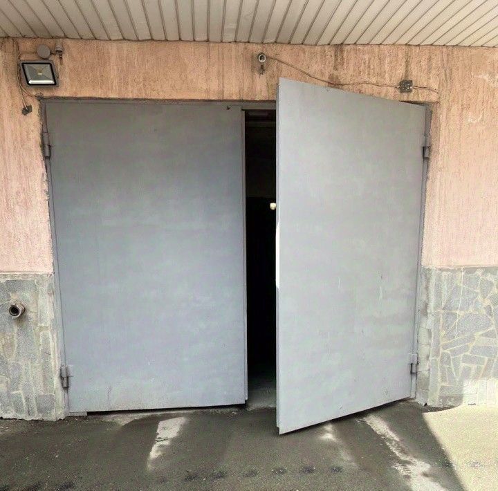 гараж г Екатеринбург ул Сакко и Ванцетти 105к/1 Центр фото 2