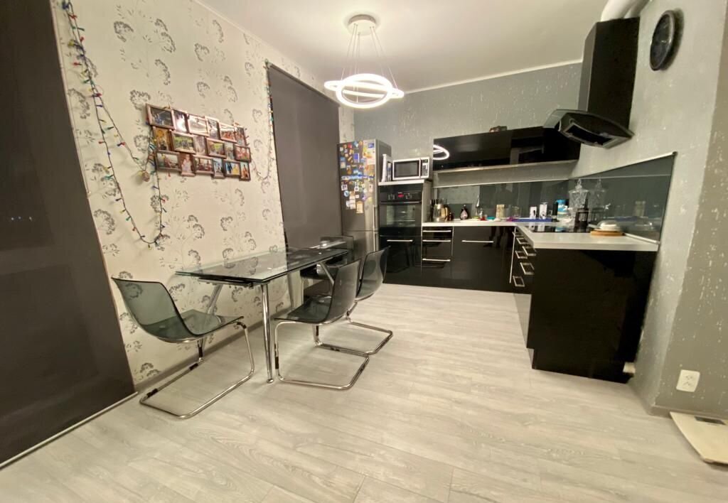 квартира г Новокузнецк р-н Центральный ул Орджоникидзе 37 фото 2