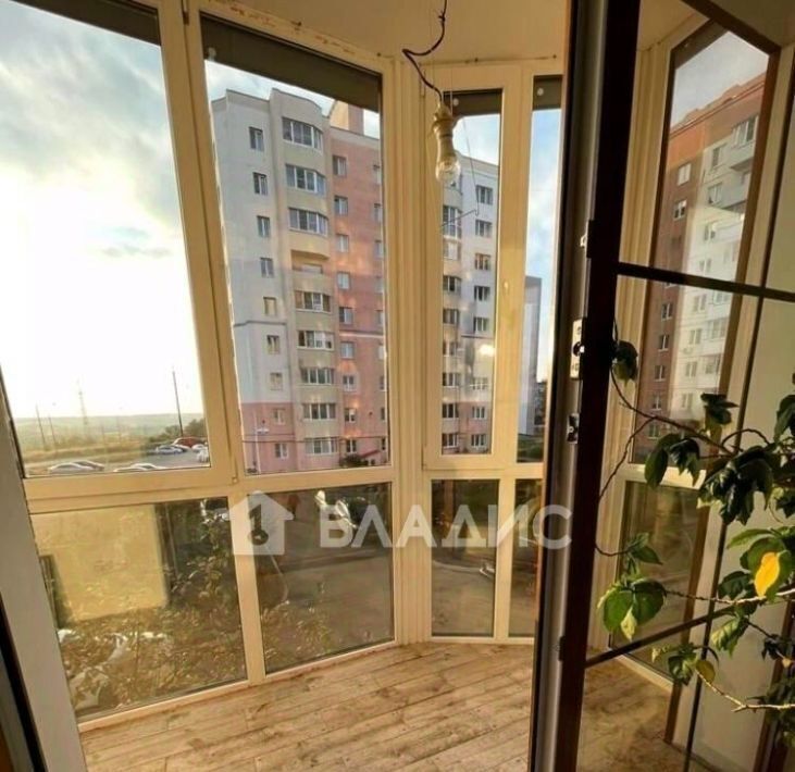 квартира г Калуга р-н Московский ул Кубяка 9к/8 фото 2