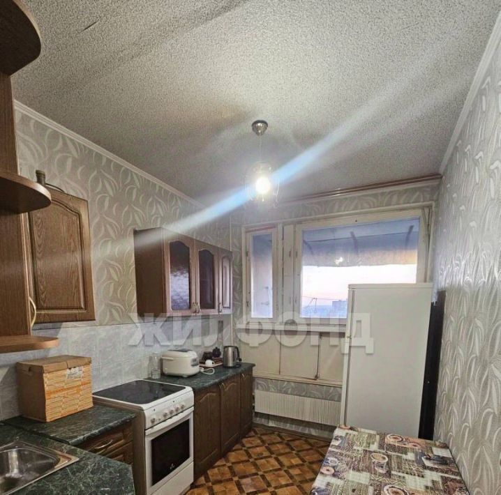 квартира г Тольятти р-н Автозаводский ул Революционная 56 фото 2