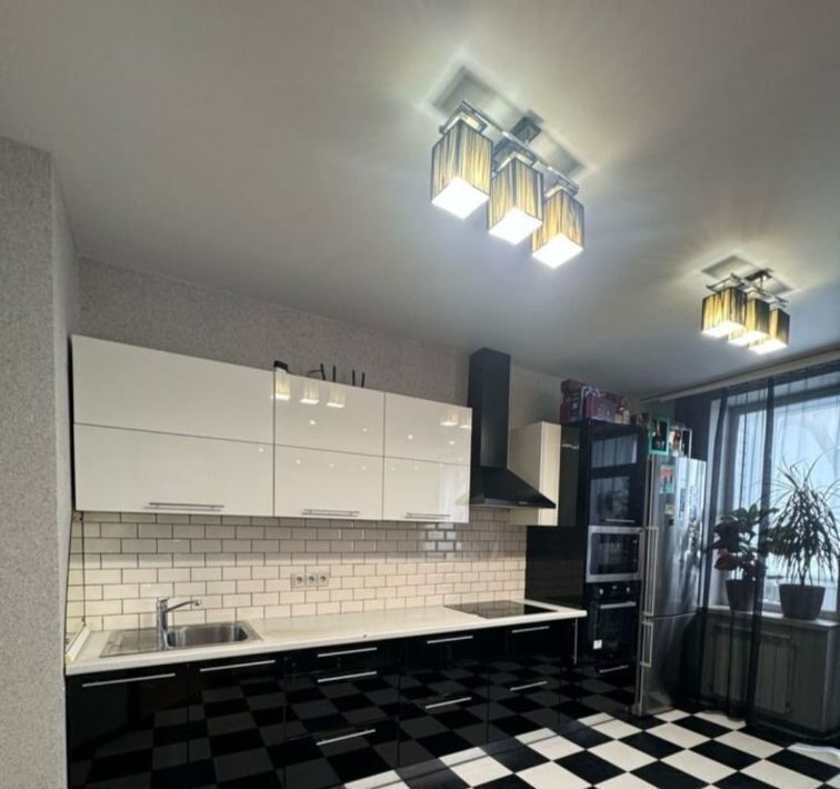 квартира г Омск р-н Кировский пр-кт Комарова 15к/2 фото 4