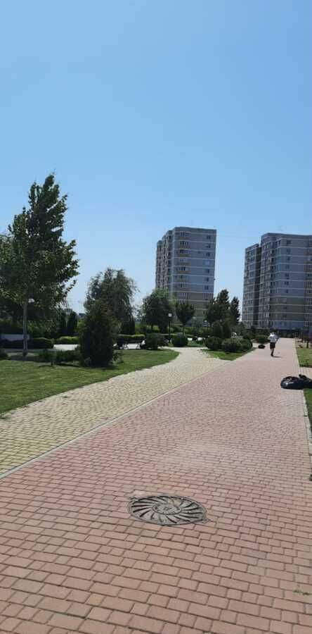 квартира г Краснодар р-н Прикубанский ул Красных Партизан 1/4к 16 фото 1