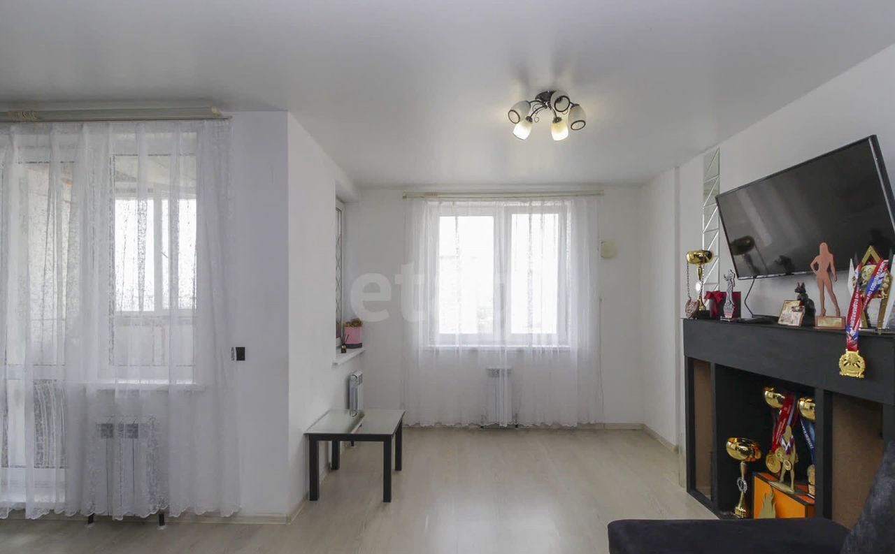 квартира г Омск р-н Кировский б-р М.М.Кузьмина 21 фото 10