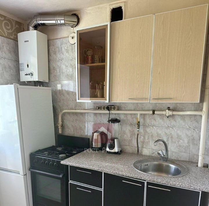 квартира г Саратов р-н Фрунзенский ул им Емлютина Д.В. 44б фото 4