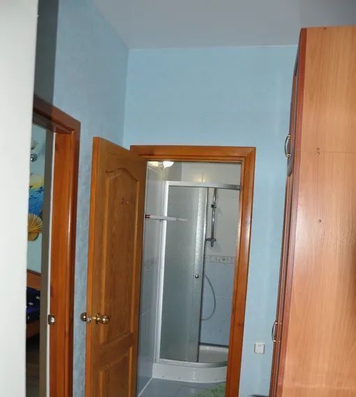 комната г Феодосия наб Черноморская 38и фото 8