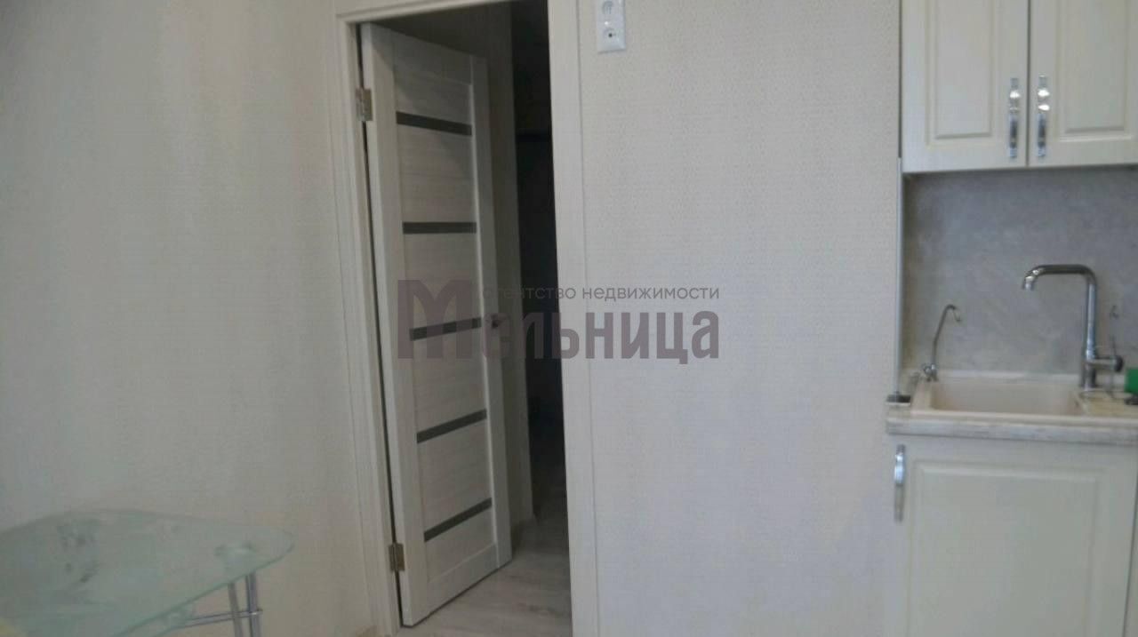 квартира г Волгоград р-н Дзержинский район Семь Ветров ул 8-й Воздушной Армии 10а фото 4