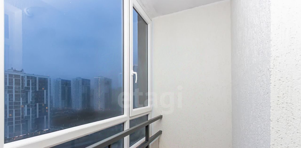 квартира г Тюмень р-н Калининский ул Фармана Салманова 23 фото 16