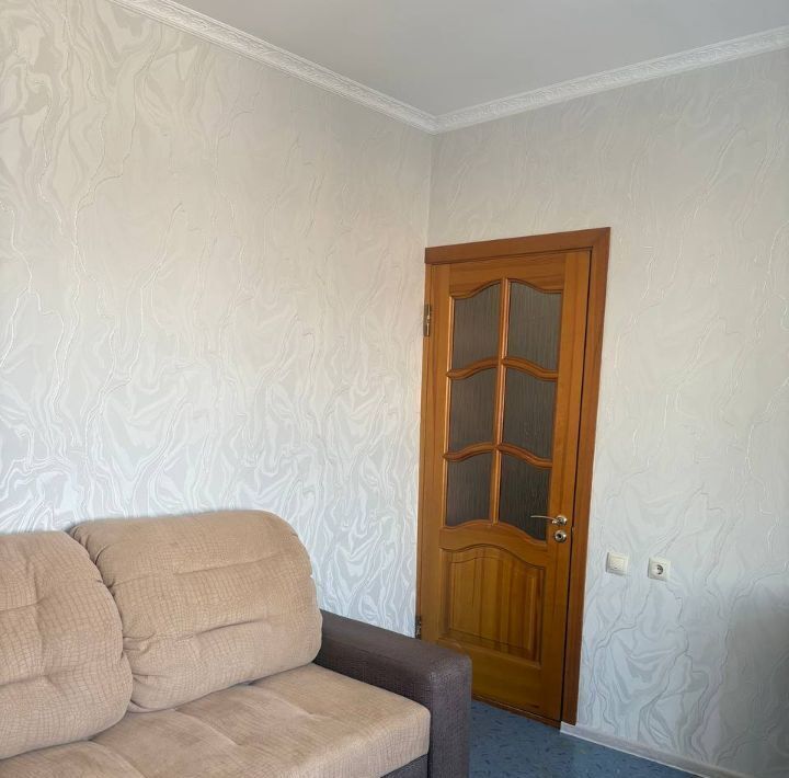 квартира г Омск р-н Кировский ул Дианова 17 фото 8