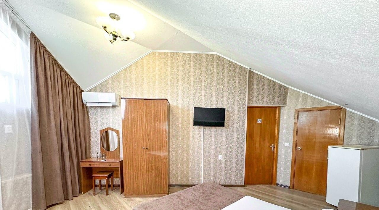 комната г Сочи р-н Адлерский ул Демократическая 6а фото 3