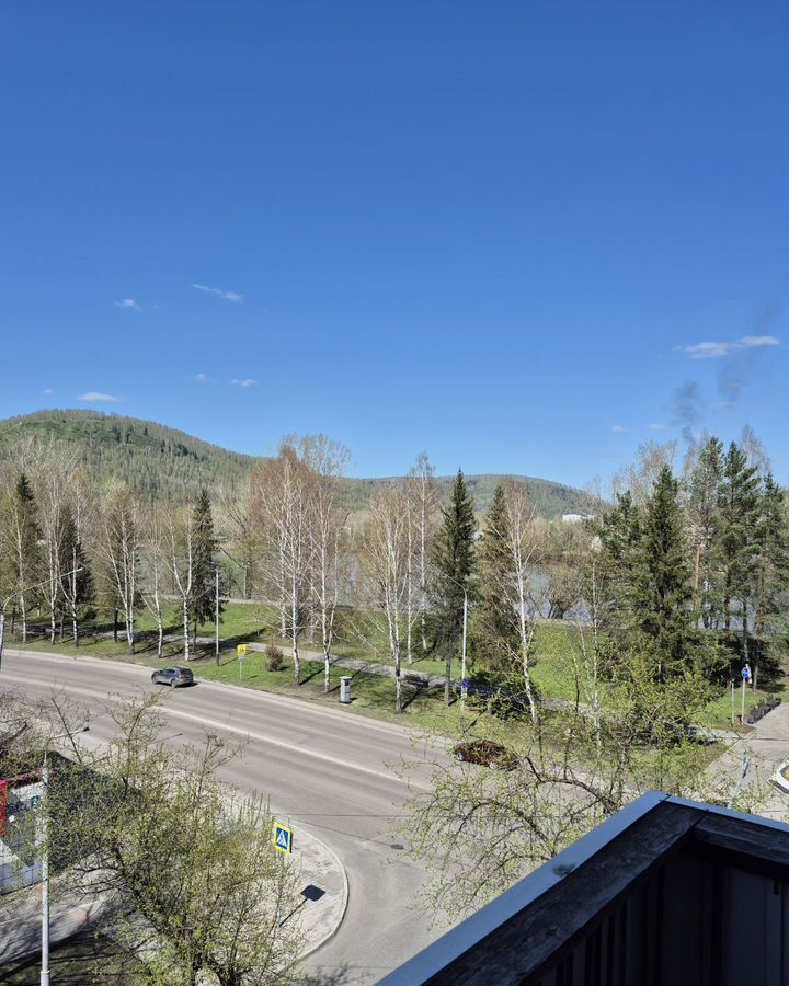 квартира г Междуреченск ул Юдина 1 фото 6