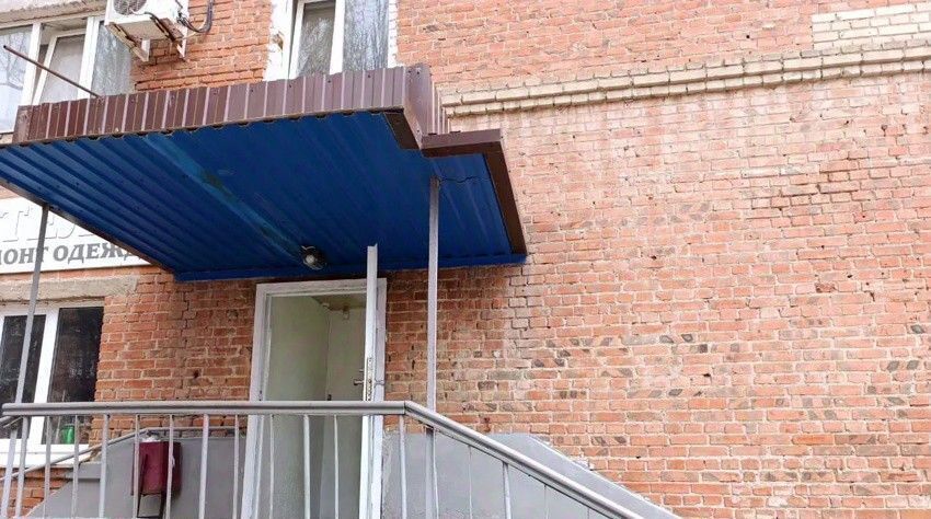 торговое помещение г Таганрог ул Пальмиро Тольятти 30/3 фото 1