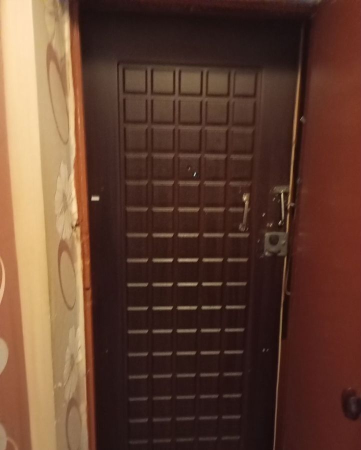 комната г Тольятти р-н Автозаводский ул Революционная 7к/1 фото 3
