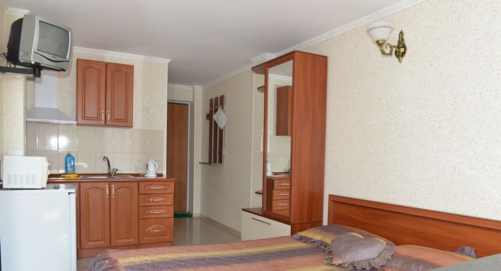 комната г Ялта пгт Гаспра ш. Алупкинское, 72Г фото 2