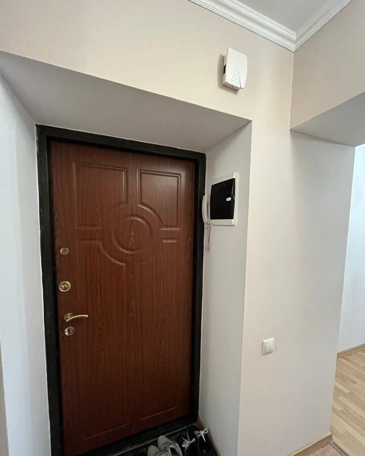 квартира г Саратов р-н Волжский ул им братьев Никитиных 6 фото 1