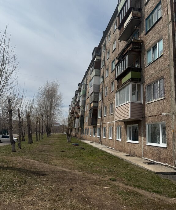 квартира г Братск р-н Центральный Южная улица, 91 фото 2
