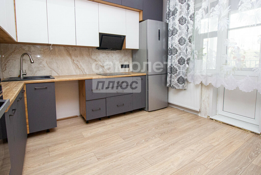 квартира г Ульяновск ул Защитников Отечества 17 фото 2
