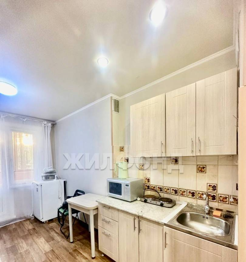 квартира г Тольятти 9-й квартал пр-кт Степана Разина 35 м-н фото 4