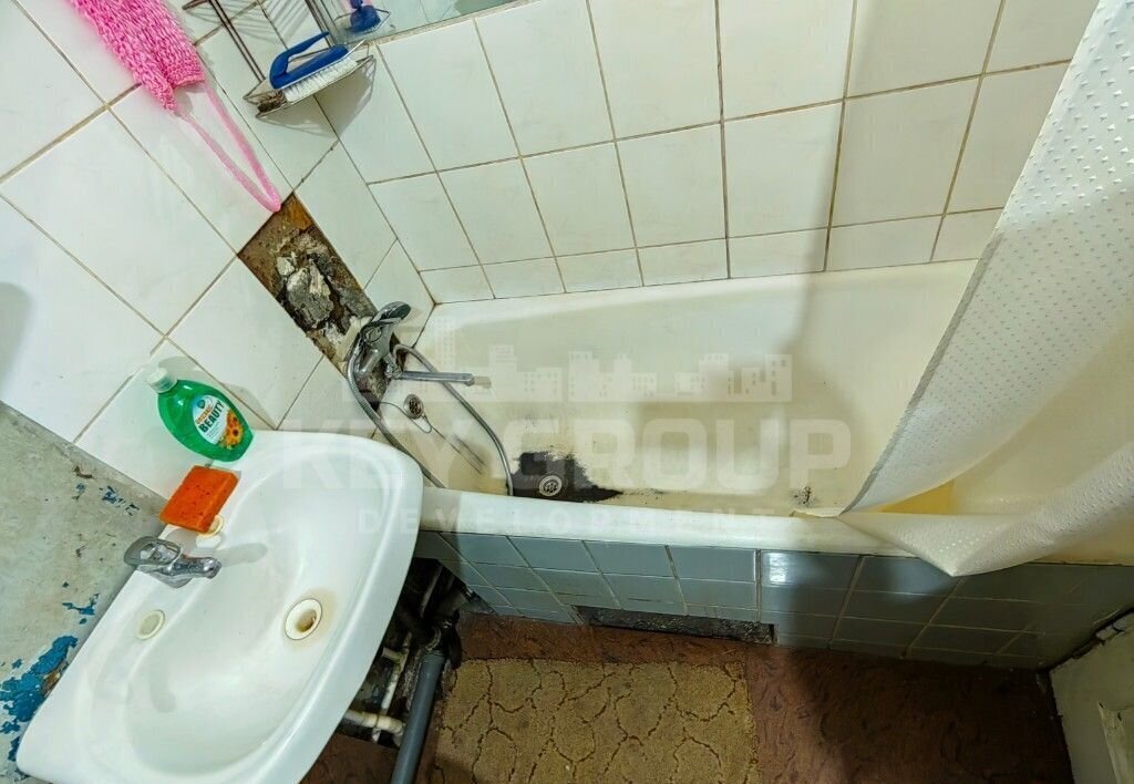 комната г Екатеринбург р-н Орджоникидзевский ул Уральских рабочих 52а Проспект Космонавтов фото 11