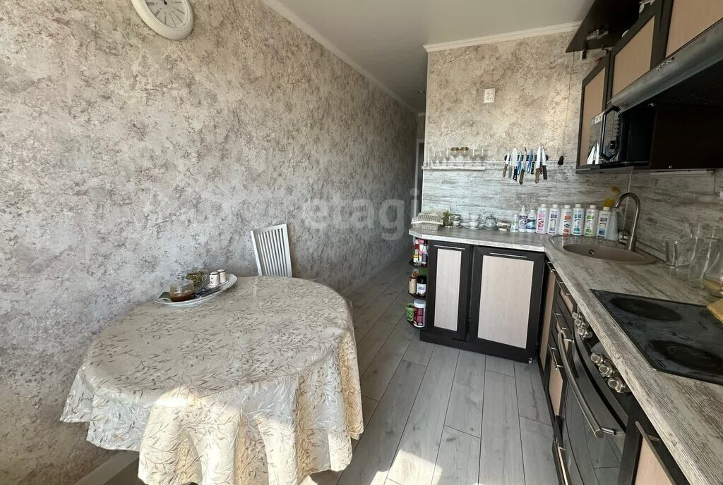квартира г Абакан ул Стофато 4 фото 15