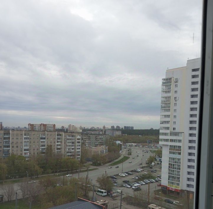 квартира г Челябинск р-н Калининский ул Братьев Кашириных 111б фото 8