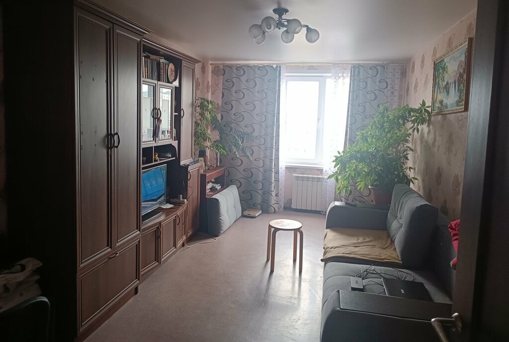 квартира г Тольятти р-н Автозаводский 2 квартал ул Революционная 18 фото 3