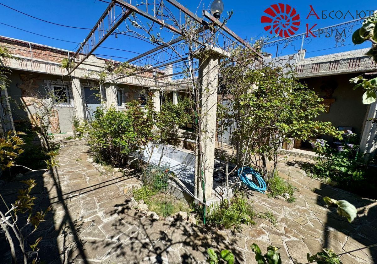 дом г Феодосия пгт Орджоникидзе ул Миндальная фото 13