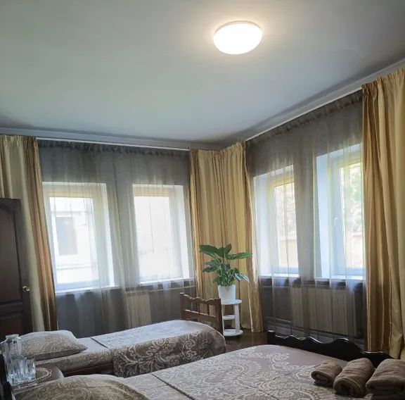 комната г Геленджик ул Циолковского 10 фото 1