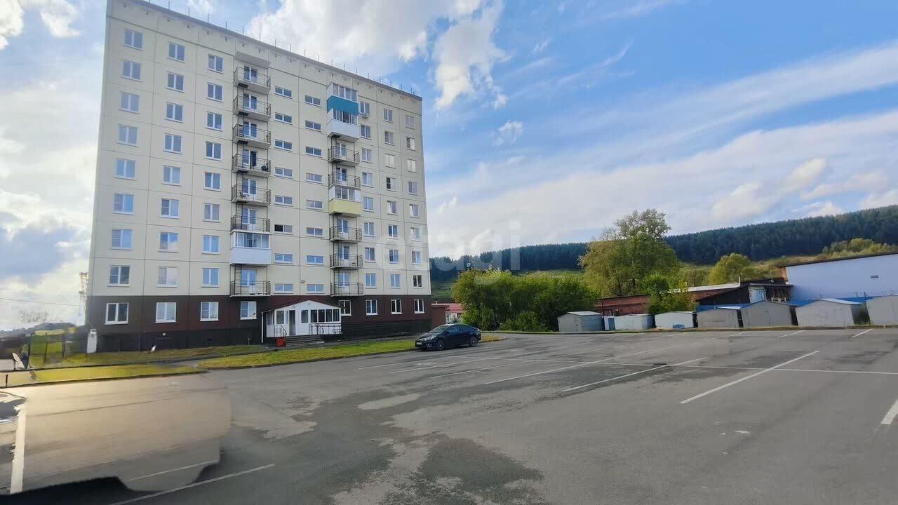 квартира г Новокузнецк р-н Орджоникидзевский ул Пархоменко 90 фото 2