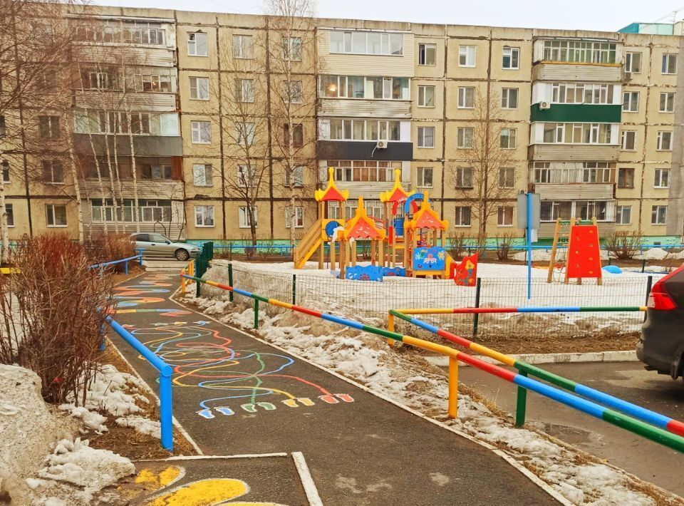 квартира г Сургут 9-10-й микрорайон ул Просвещения 13 фото 1