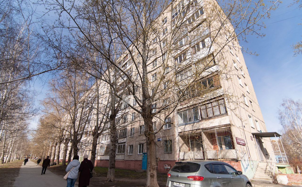 квартира г Барнаул р-н Ленинский ул Шукшина 1 мкр-н Докучаево фото 1