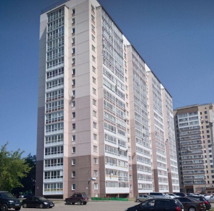 квартира г Киров р-н Первомайский ул Азина 17 фото 1
