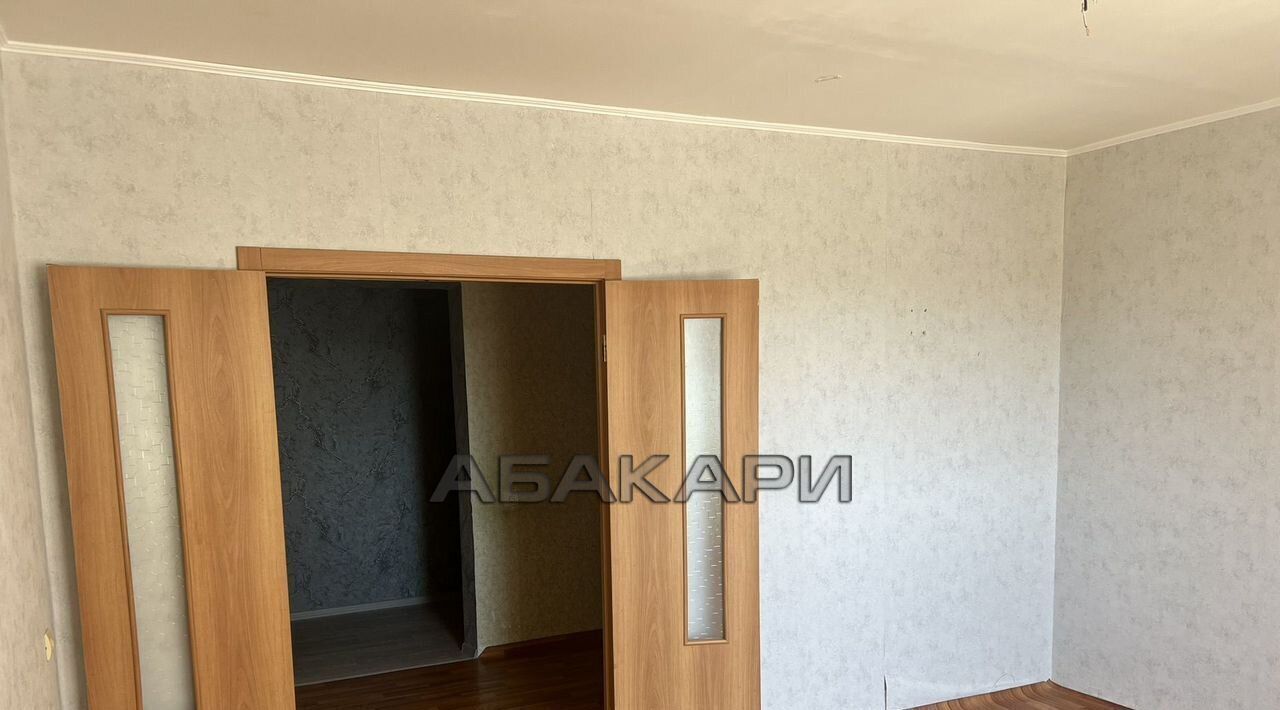 квартира г Красноярск р-н Октябрьский ул Михаила Годенко 1 фото 2