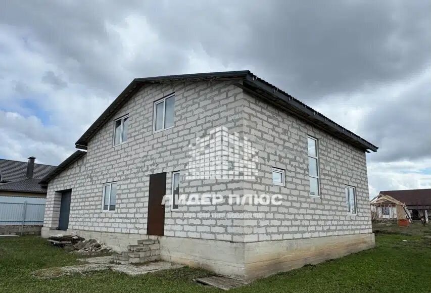 дом р-н Яковлевский г Строитель ул Ленина фото 2