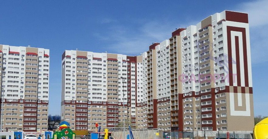 квартира г Оренбург р-н Дзержинский ул. Фронтовиков, 10/4 фото 1