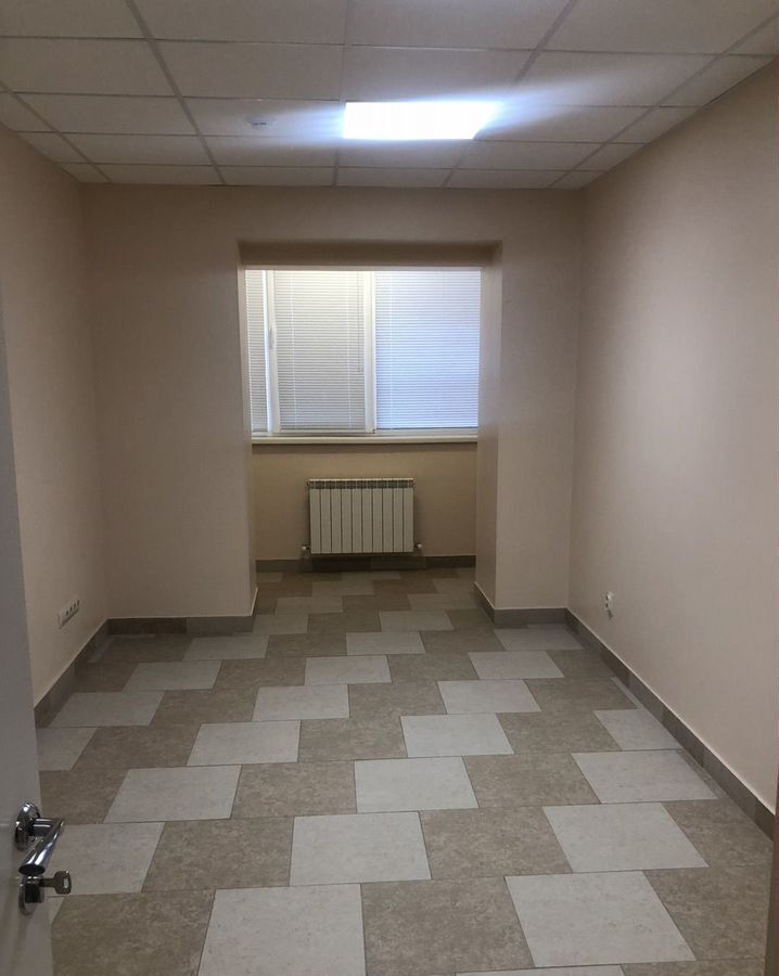 офис г Саратов р-н Волжский ул им Менякина Ю.И. 1а фото 2