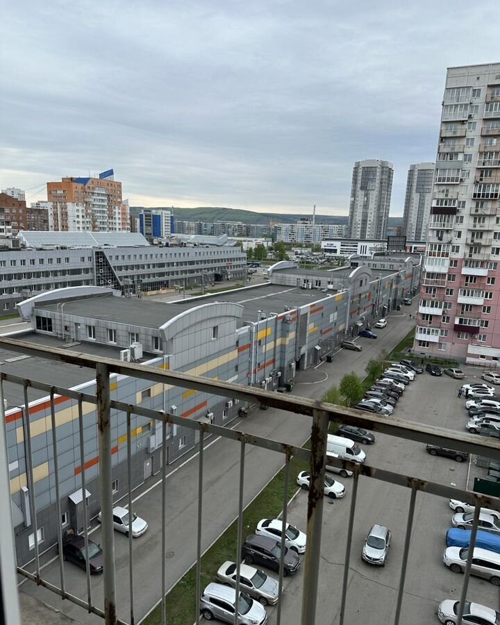 квартира г Новокузнецк р-н Центральный пр-т Н. С. Ермакова, 30 фото 16