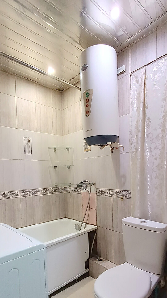 квартира г Омск п Чкаловский пр-кт Космический 43 м-н фото 8