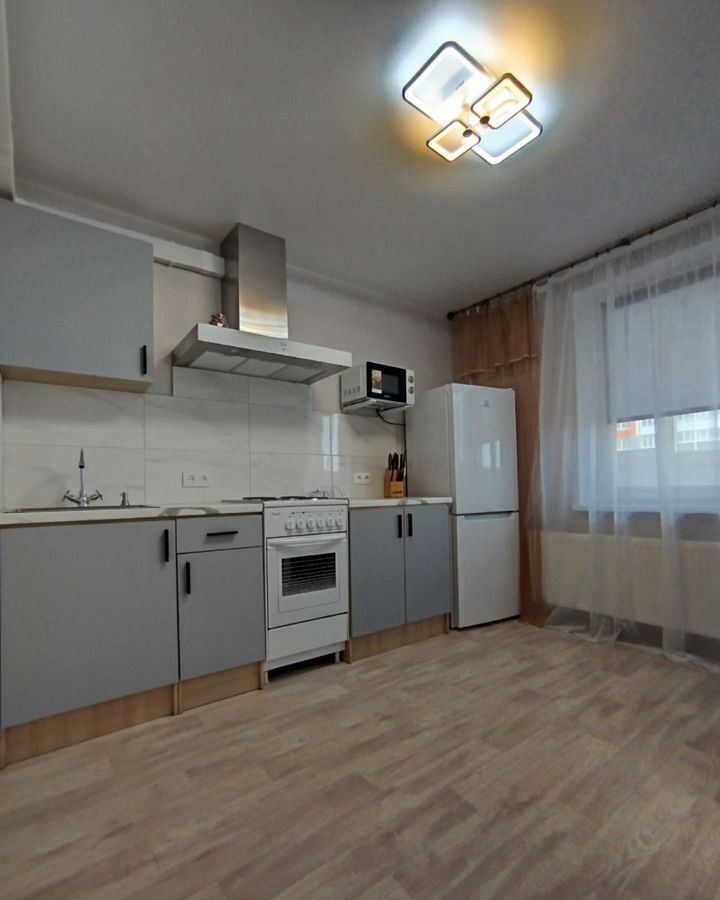 квартира г Ростов-на-Дону р-н Октябрьский ул Дмитрия Петрова 9 фото 3